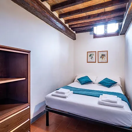 Daire Roommo Oltrarno Floransa