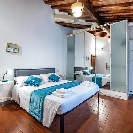 Roommo Oltrarno * Florencja