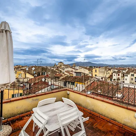 Roommo Oltrarno *