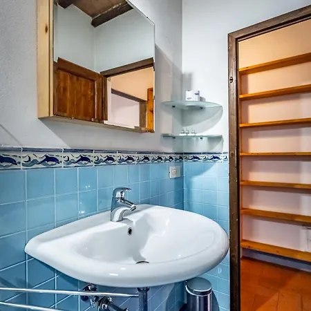 Roommo Oltrarno Апартаменты *